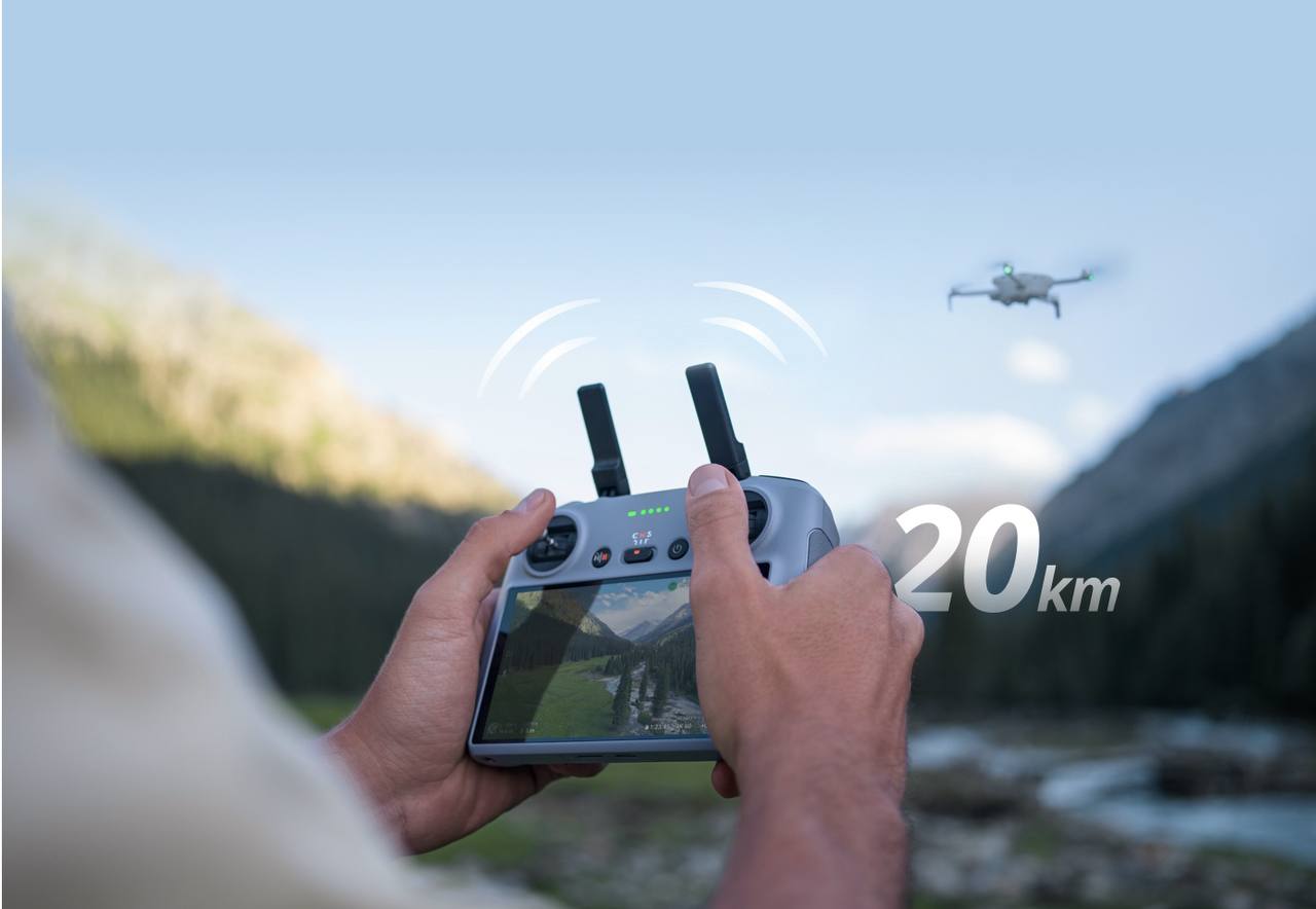 Drone Dji Mini 4 Pro Fly More Combo avec radiocommande Blanc